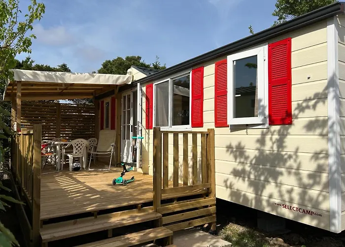 Les mobil homes de Naka, 6 places, TV, CLIM, une ENTRÉE OFFERTE pour un adulte pour la RÉSERVE AFRICAINE DE SIGEAN